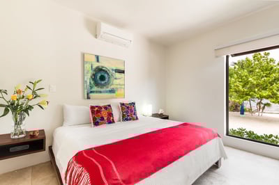 Luxury Villa Photo #24