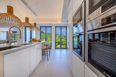 Luxury Villa Photo #28