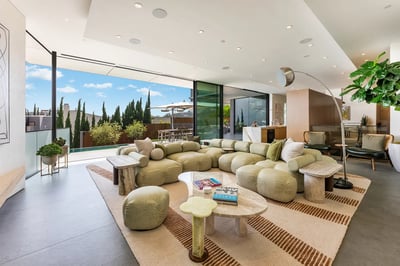 Luxury Villa Photo #13