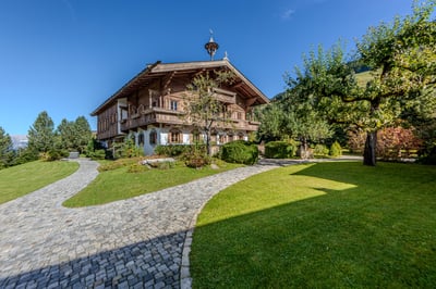 Luxury Villa Photo #4