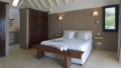 Luxury Villa Photo #13