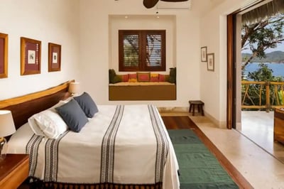 Luxury Villa Photo #13