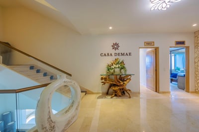 Luxury Villa Photo #18