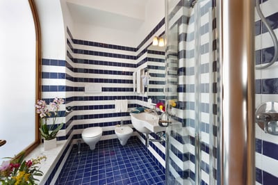 Luxury Villa Photo #25