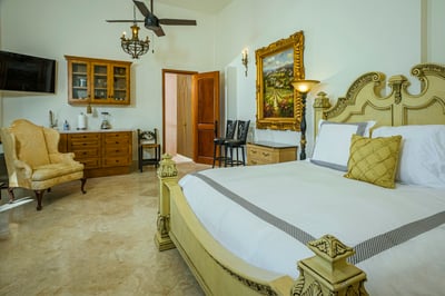 Luxury Villa Photo #29
