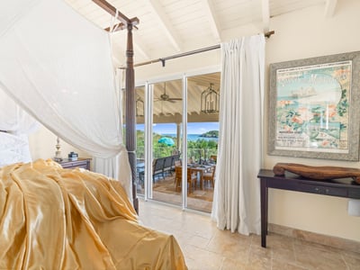 Luxury Villa Photo #30