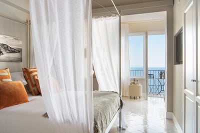 Luxury Villa Photo #13