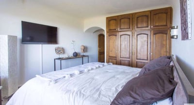 Luxury Villa Photo #16