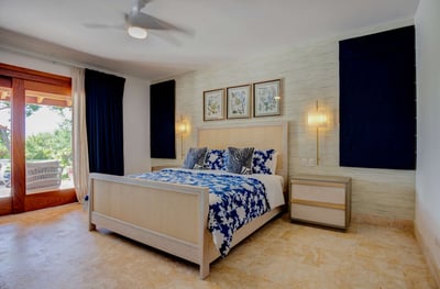 Luxury Villa Photo #22
