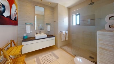 Luxury Villa Photo #37