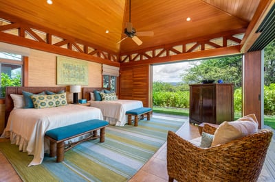 Luxury Villa Photo #13