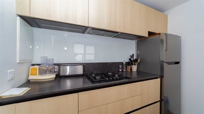 Kitchen & Dining Area