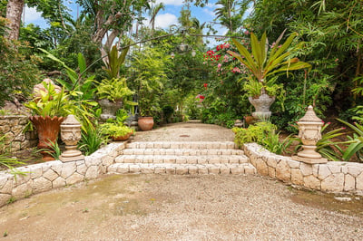 Luxury Villa Photo #9