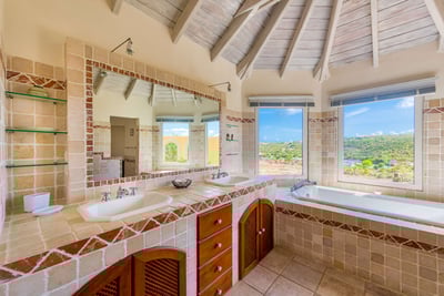 Luxury Villa Photo #32