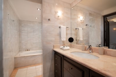 Luxury Villa Photo #23