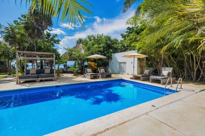 Luxury Villa Photo #38