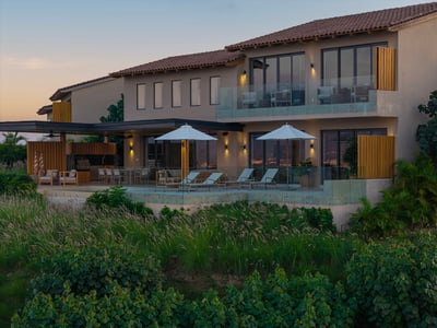 Luxury Villa Photo #3