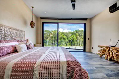 Luxury Villa Photo #32
