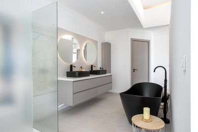 Luxury Villa Photo #24