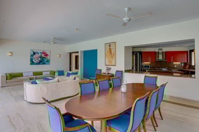 Luxury Villa Photo #23