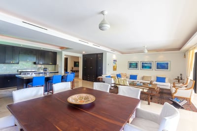 Luxury Villa Photo #12