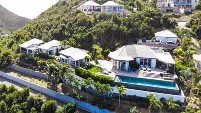 Luxury Villa Photo #3