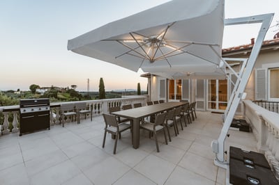 Luxury Villa Photo #6