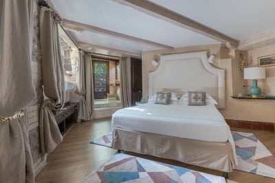 Luxury Villa Photo #36
