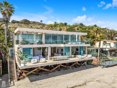 Luxury Villa Photo #3