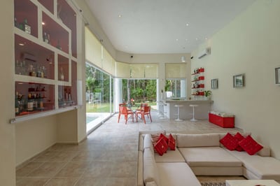 Luxury Villa Photo #13