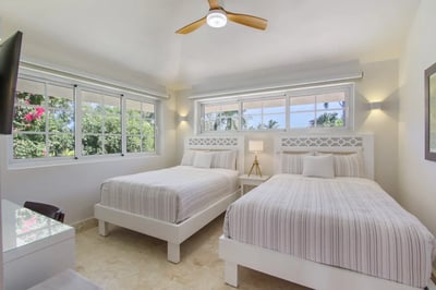 Luxury Villa Photo #33