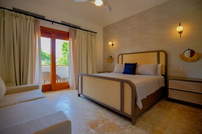 Luxury Villa Photo #24