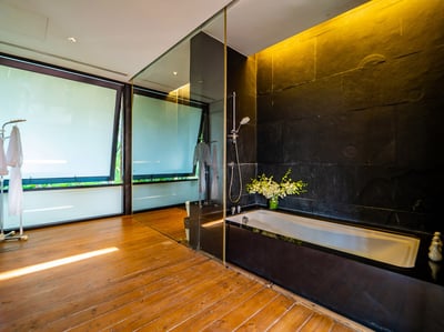 Luxury Villa Photo #34