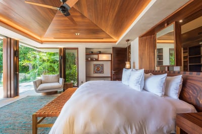 Luxury Villa Photo #41