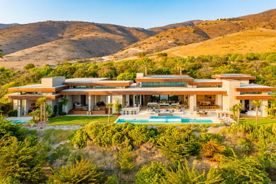 Luxury Villa Photo #3