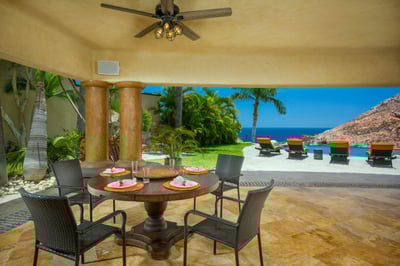 Luxury Villa Photo #14