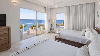 Luxury Villa Photo #28