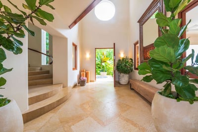 Luxury Villa Photo #7