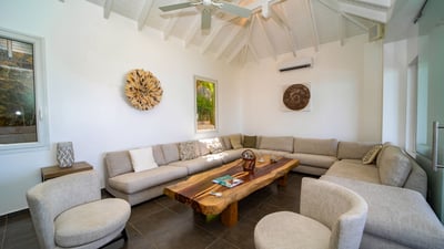 Luxury Villa Photo #35