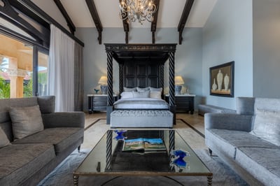 Luxury Villa Photo #52