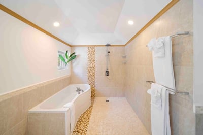 Luxury Villa Photo #36