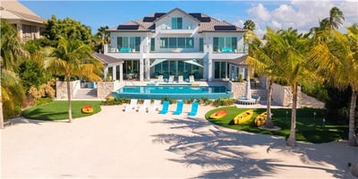 Luxury Villa Photo #2