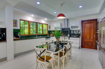 Luxury Villa Photo #33
