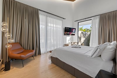 Luxury Villa Photo #36