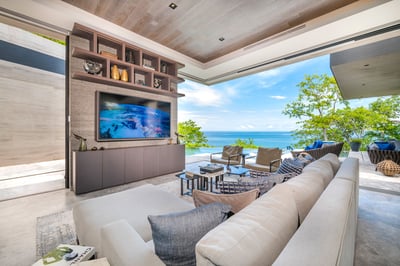 Luxury Villa Photo #13