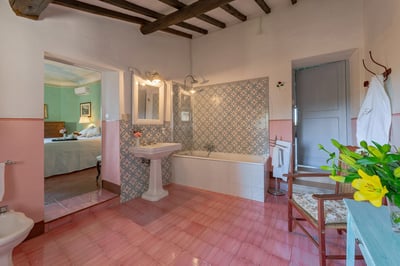 Luxury Villa Photo #31