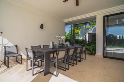 Luxury Villa Photo #17
