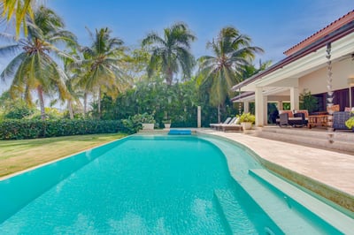 Luxury Villa Photo #8