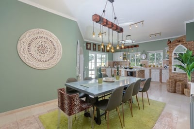 Luxury Villa Photo #11