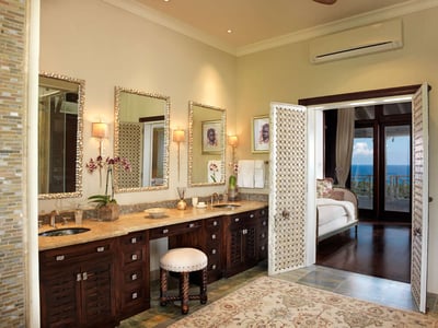 Luxury Villa Photo #23